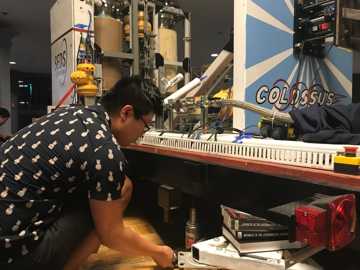 SEDS_UCSD's tweet photo. Approaching our seventh hour of playing tetris with the #ColossusSFS + #ISDC2018's doorways. It's definitely been a long night, but hey, we probably wouldn't have slept from excitement anyway 😂😉🚀 https://t.co/P06UwUxd6i