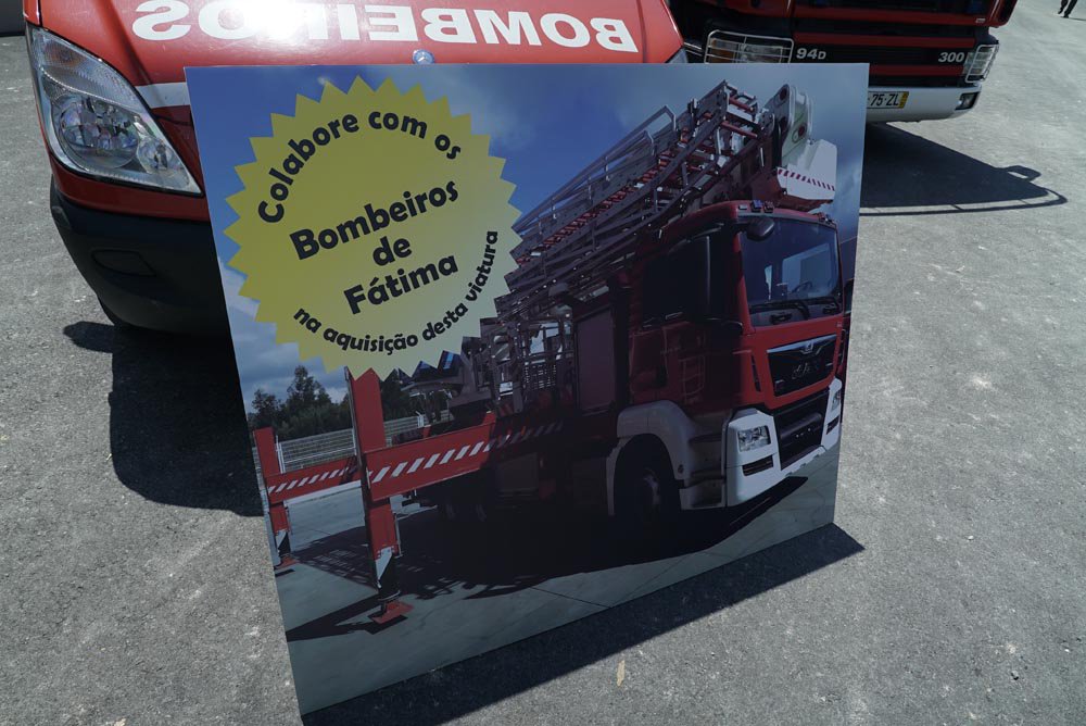 Filstonenatural's tweet photo. Em celebração do aniversário do nosso CEO tentámos dar mais brilho a esta data apoiando e ajudando esta causa nobre na angariação de fundos para a compra de uma viatura auto-escada que equipará os Bombeiros Voluntários de Fátima.
Um muito Obrigado a todos presentes. https://t.co/nxoBq13N6d