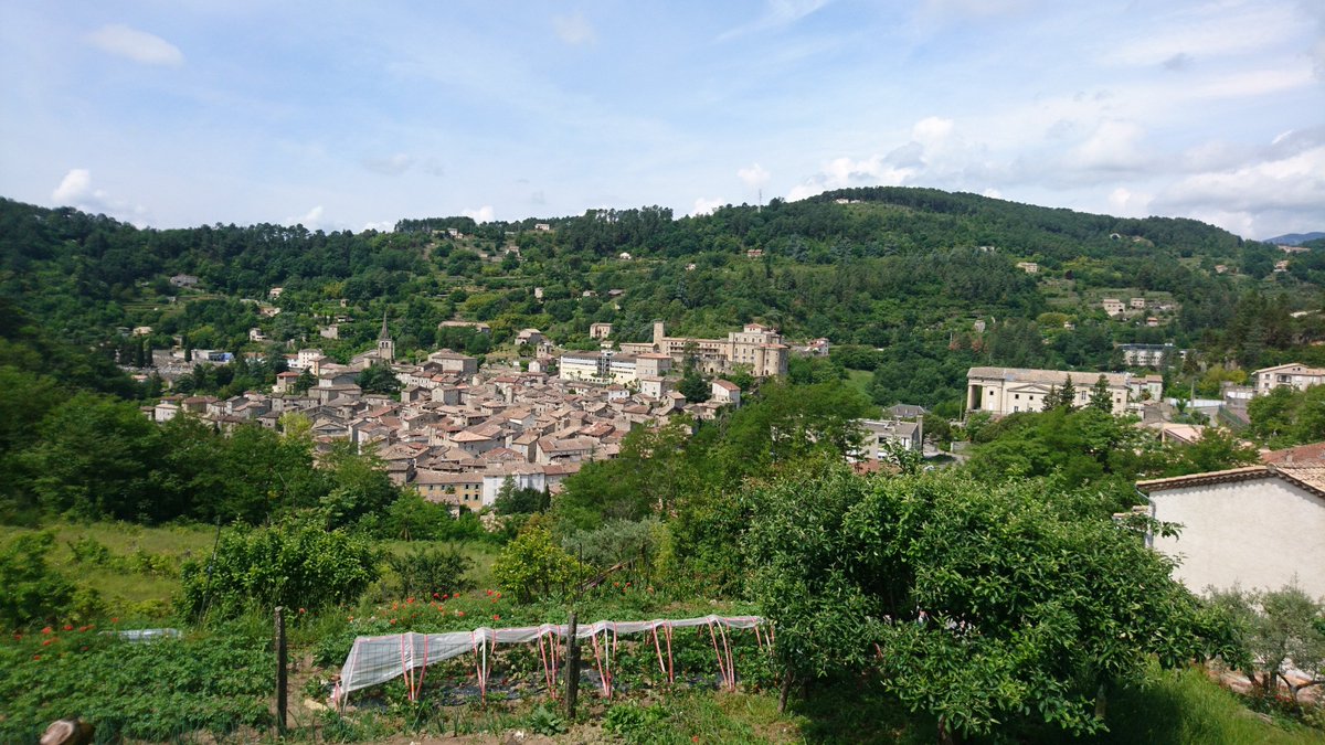 loicmathaud's tweet image. Vos protagonistes sont au km 145 (80 restants) et vous présentent Largentière. #sudwebavelo #sudweb