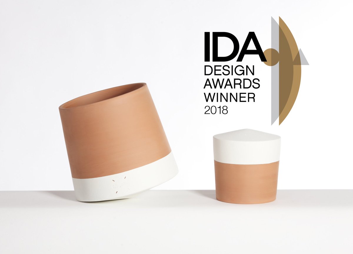 livingthings__'s tweet photo. IDA Silver Award in Flora - Product category #idaawards 🏆✨#voltasolpot  @iDesignAwards Los Angeles, USA https://t.co/LrUFY3vfjB