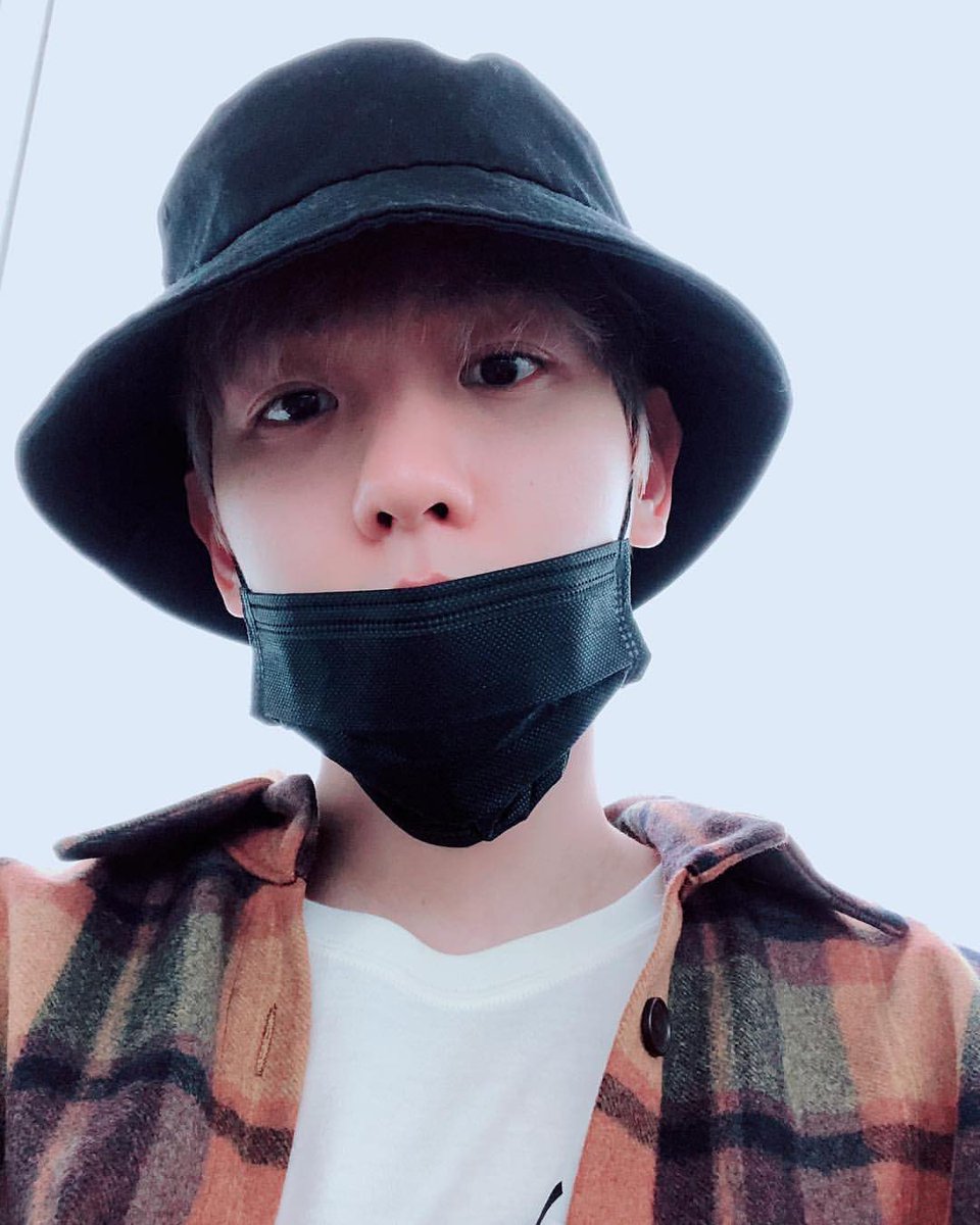 knockknock0408's tweet photo. BAEKHYUN ins https://t.co/P21hZeP1sY