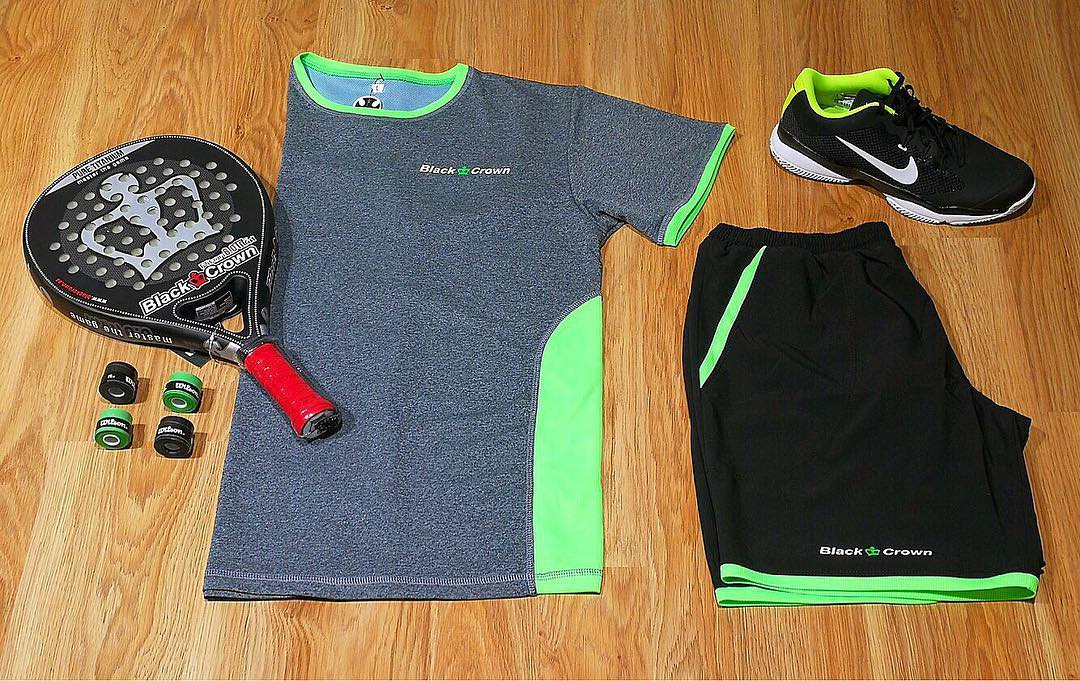 Los conjuntos téxtil de pádel <a href="/BlackCrownPadel/">Black Crown Padel</a> , en <a href="/5_Sets/">5 Sets Mataro</a> 🔝🎾 Increíbles diseños y máxima comodidad para lucir en la pista! Combínalos con la <a href="/blackcrownpadel/">Black Crown Padel</a> Piton 6.0, la pala de pádel de moda! 🤟🏼🆒goo.gl/rFMZDb #padel #pádel #blackcrown #5sets #5setsmataró