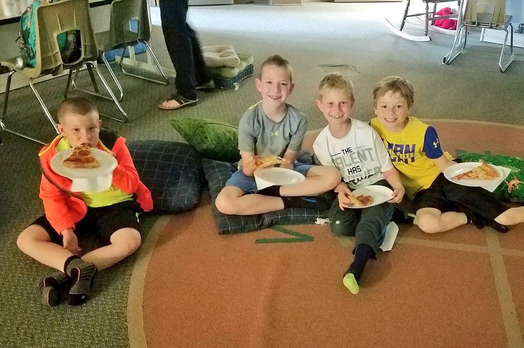 Eckergrade3's tweet photo. End of the Year Pizza and Movie party for those students who reached 100 AR points! 📚🍕😊 https://t.co/zB23bjT0XZ