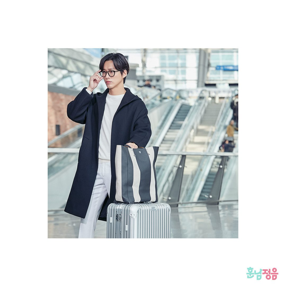 dellamoey's tweet photo. Kang Hoon Nam 😘😘
.
.
#훈남정음 #남궁민 #황정음 #훈남 #좋아요 #오늘밤10시 #대박 #강훈남 #HandsomeGuyAndJungEum #NamGoongMin #HwangJungEum #HoonNam #TheUndateables https://t.co/QWzMJL7cRX