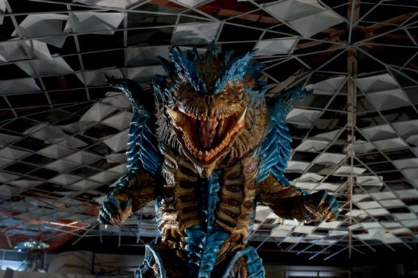 ULTRAMANより ザ・ワン レプティリア イドロビアからヤモリを吸収し