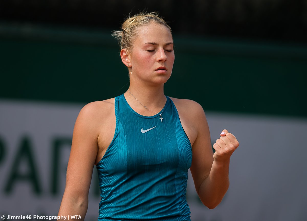 MARTA KOSTYUK - Página 2 Dd9IKZlV0AEiO66