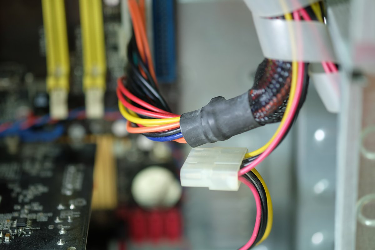 gflconstruction's tweet photo. REMEMBER: Regularly test your #ElectricalItems to keep them safe, working and reducing electrical consumption! 👨🔧 https://t.co/Vps9wJHTcC