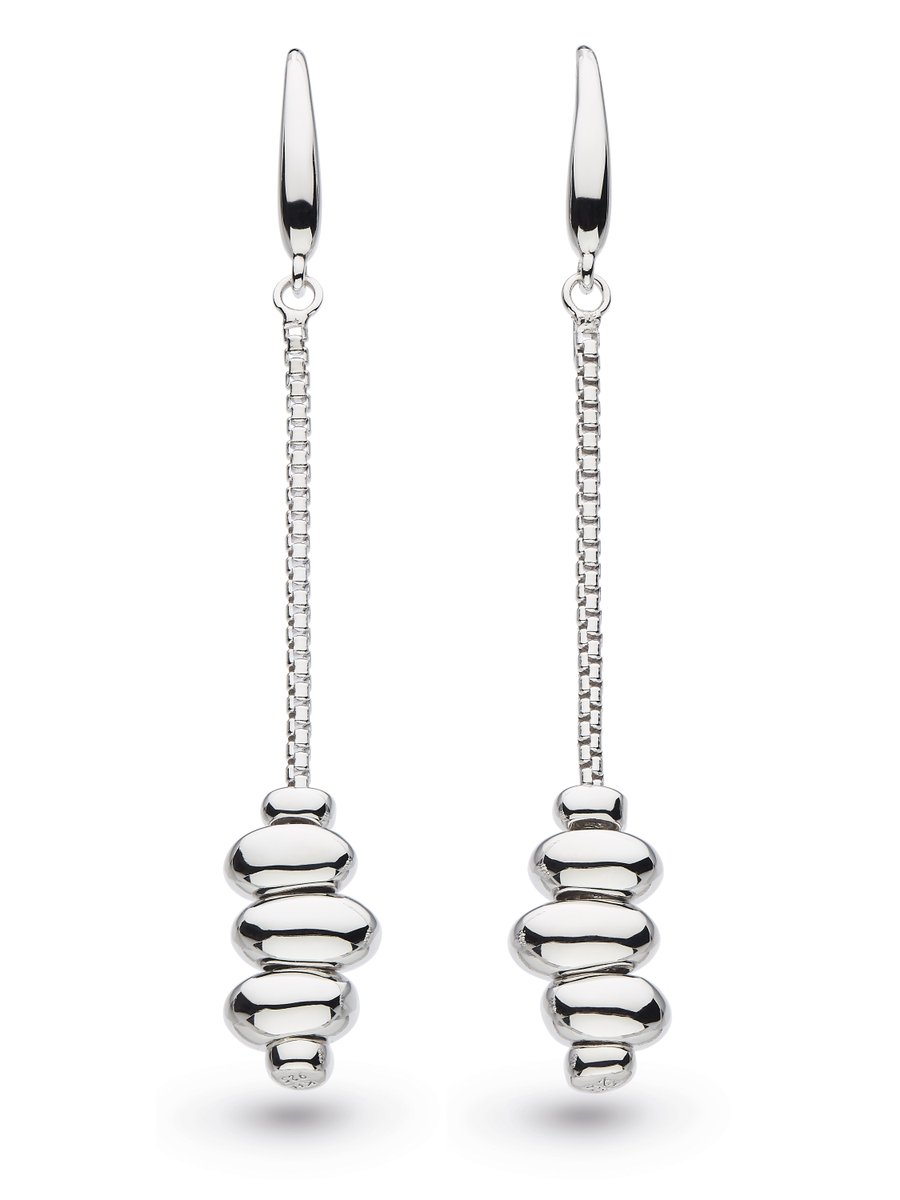 Kit_Heath's tweet photo. Inspired by pebbles on the North Devon coastline, these Tumble pieces from our Coast range @Kit_Heath accentuate the organic form https://t.co/rZjZ757bFS #kitheath #silver #pebble #nature #NorthDevon https://t.co/uzyYdN5wHk