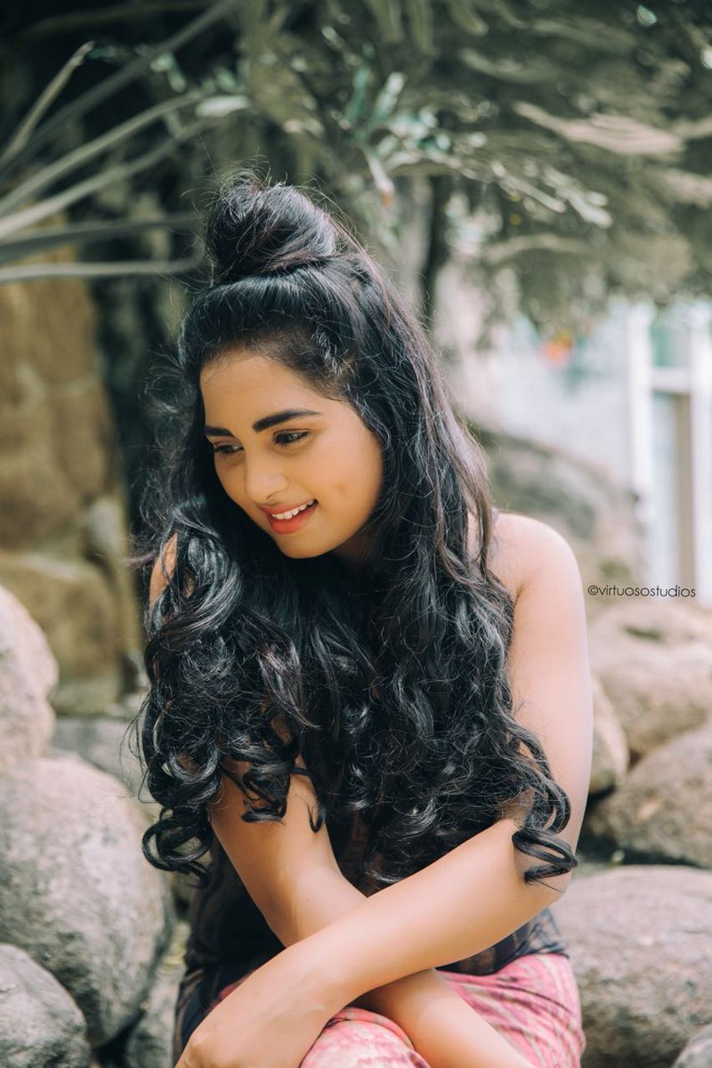 cinemaactress's tweet photo. Recent Photoshoot Pics Of @srushtiDange 
#KCA #KollywoodActress #SrushtiDange https://t.co/0AD9qJAI3i