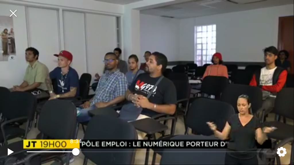 barnabePROUDHOM's tweet photo. Des Métiers porteurs dans le Numérique.  9 demandeurs d'emploi et un Chef d'entreprise ont participé ce mercredi 23 mai  au premier atelier organisé par Pole emploi Saint Denis sur les emplois générés dans le secteur du Numérique. https://t.co/tUfheCjGdd