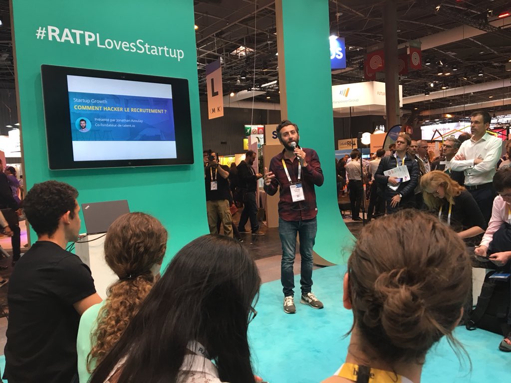 « Comment hacker le recrutement ? » par <a href="/Jon_Azoulay/">Jonathan Azoulay</a> de <a href="/talent_io/">talent.io</a>, c’est maintenant sur le stand du @GroupeRATP #vivatech2018 #talk #startup #recrutement #paris