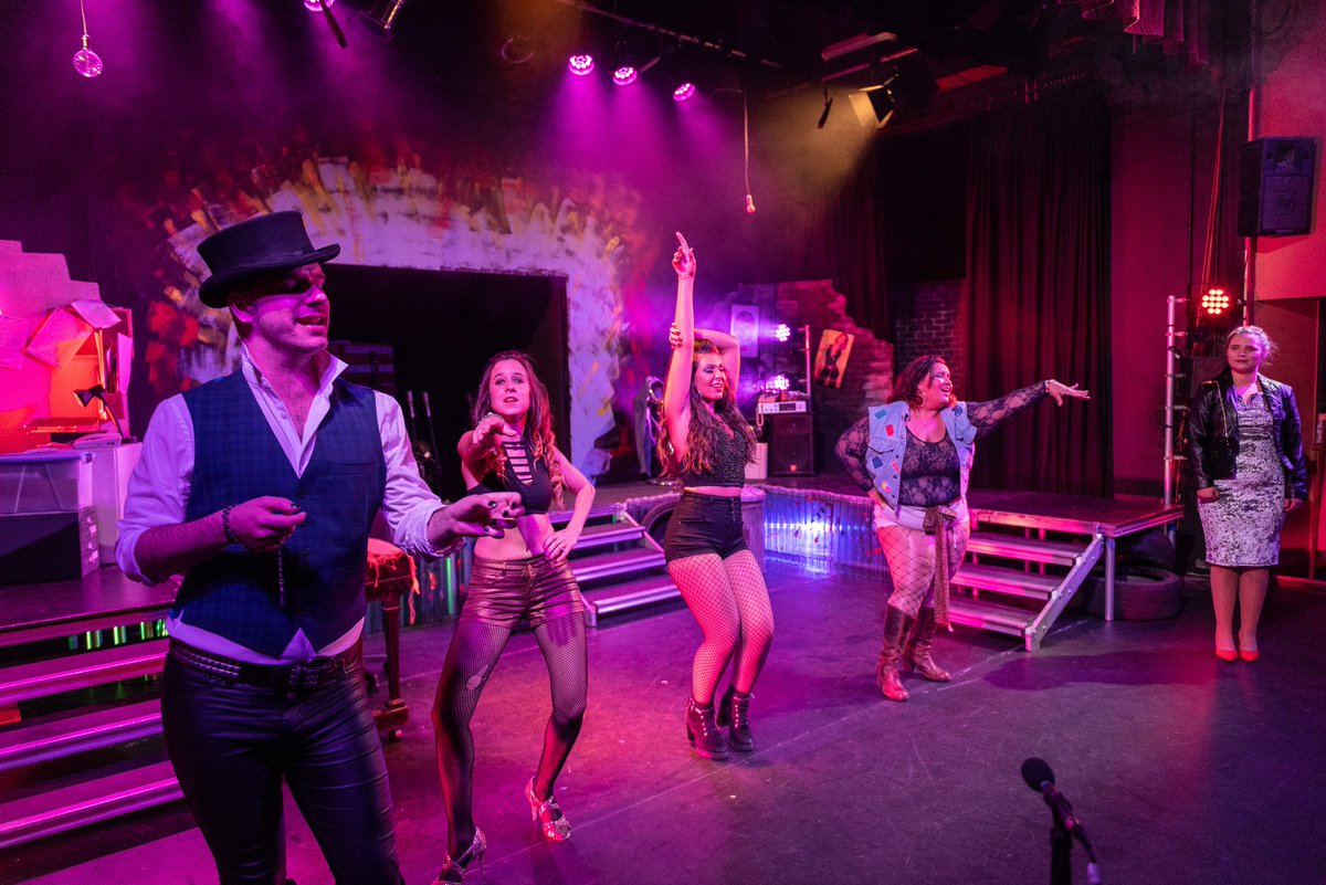BuskMusical's tweet photo. Busk has premiered. So proud of the whole company. What a night. @pschofield @CreativeBath @TheatreBath @LukeJohnEmmett  @RondoTheatre #newmusicals #newwriting https://t.co/LZDR1CAtvv