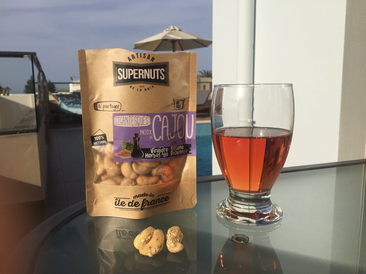 Atelier_78's tweet photo. Petit conseil du jeudi : Cajou vinaigre + rosé (avec modération) + terrasse ensoleillée = moment parfait... 😍🥜
#JeudiPhoto #food #MadeInFrance https://t.co/nzK4Hn56t3