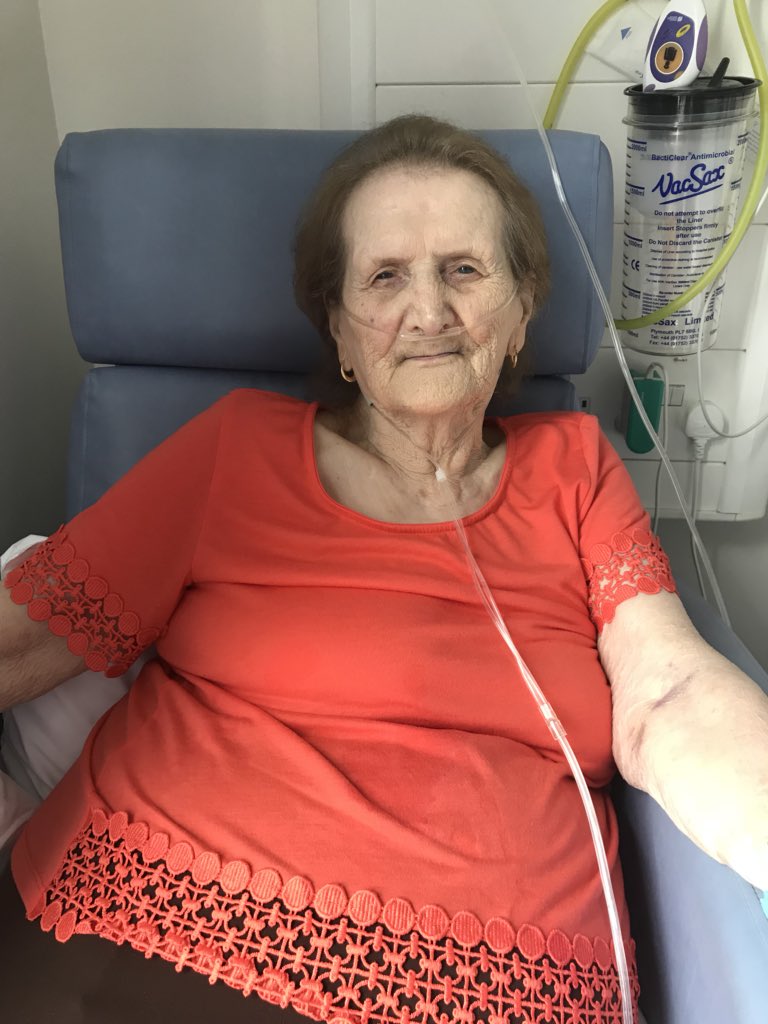 Ward233rsuh's tweet photo. One of our smartest dress patients today on #ward233 who is the same age as monarch Queen Elizabeth II, although she doesn’t look a day over 21 💜 #royalstoke #hospital #uhnm #nurses #patients #endpjparalysis #nas #ots #physios @tracymellor2 @k_mantron @MedDivision @BrianwDolan https://t.co/ZJSCDawRIv