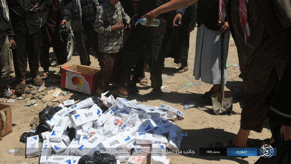 ARnews1936's tweet photo. #SYRIA
#IslamicState Burning Cigarettes In #DeirEzzor. #TerrorMonitor https://t.co/2SO1fP4l0d via @Terror_Monitor