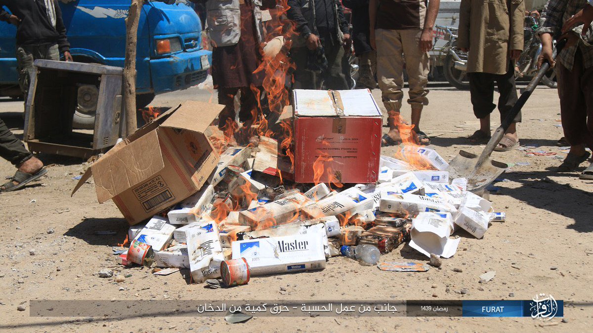 ARnews1936's tweet photo. #SYRIA
#IslamicState Burning Cigarettes In #DeirEzzor. #TerrorMonitor https://t.co/2SO1fP4l0d via @Terror_Monitor