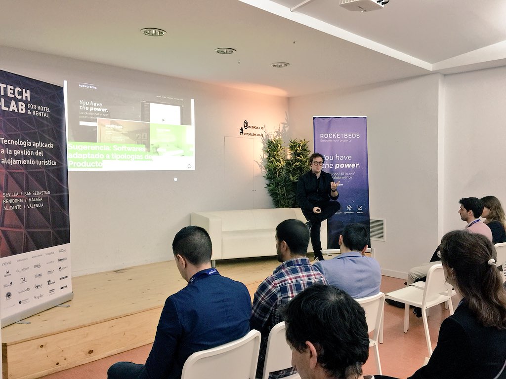 Techlabtravel's tweet image. Increíble ponencia de @andresturiweb sobre análisis en el mix de canales para mejorar la distribución en alojamientos turísticos! Gracias @rocketbeds por esta gran jornada 👏🏽👏🏽👏🏽