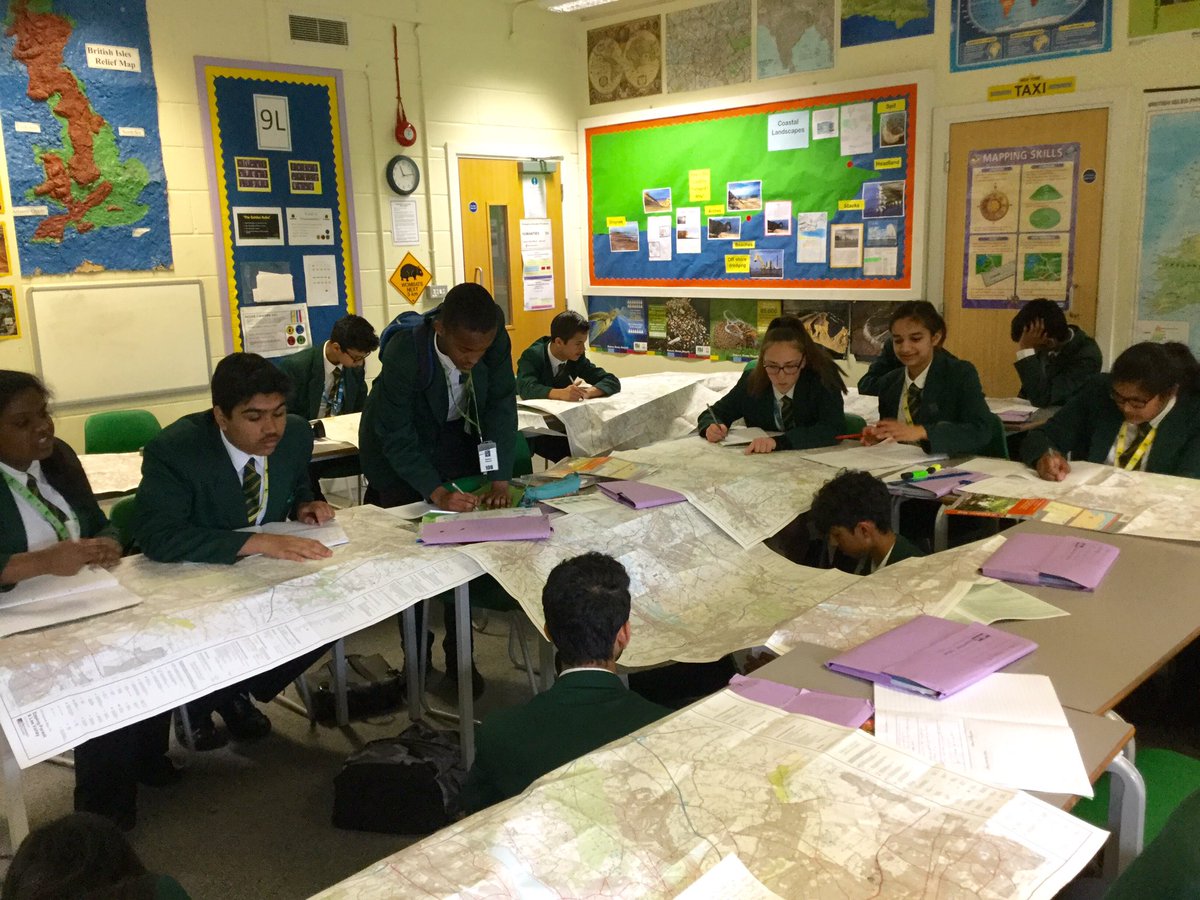 OPHSGeographers's tweet image. A pleasing sea of @OSleisure maps across the classroom; exploring Epping Forest in a slightly confined space. "Do you use one of these maps when you are driving miss?" #Geography #maps #geoged