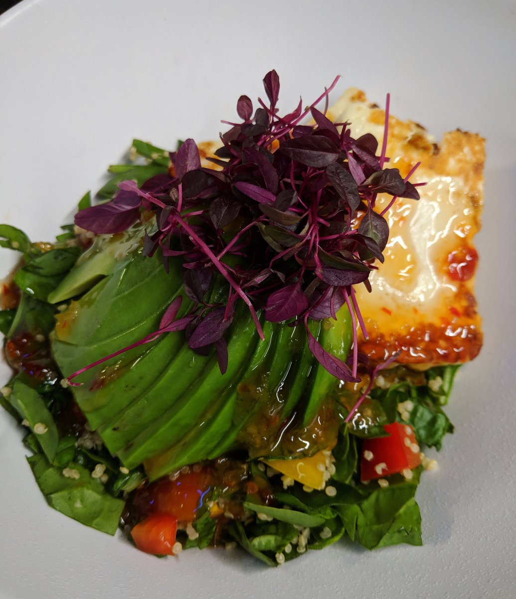 Lunch is looking banging 👊
This is our avocado &amp; halloumi salad, it is so so good 👌
#summersalad #vegetarian #halloumi #salad #newmenu #healthy #dealkent #dealhighstreet #lunch