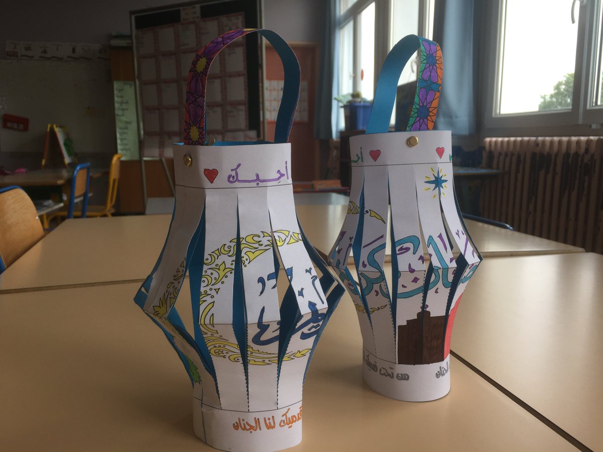 Arabe_Chalons's tweet photo. 🏮الفانوس 🏮

هدية بمناسبة #عيد_الام حول موضوع #رمضان المبارك

ليلى  و 👦 كريم 👧

#Ramadan #fetedesmeres #TeachArabic #ISpeakArabic  #Classeinversee #arabiclangchat  #Twittclasses  #TwittclassesArabe #TwiitClasse @canope_51 @QFIntl @YallahQFI @NaTakallam https://t.co/gGia8DtYkZ
