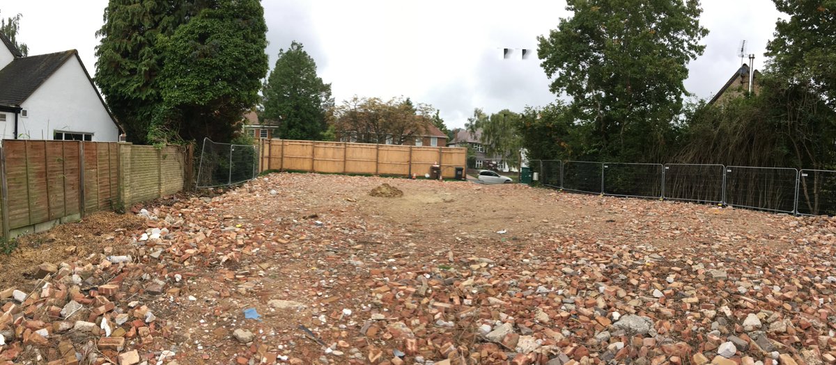 eclipseconstruc's tweet image. Exciting new project started in Hertfordshire within a private estate.  Demolition completed and piling mat installed ready for contiguous piling. #hertfordshire #demolition #pilingmat  #contiguouspiling  #groundworks
 #construction #project