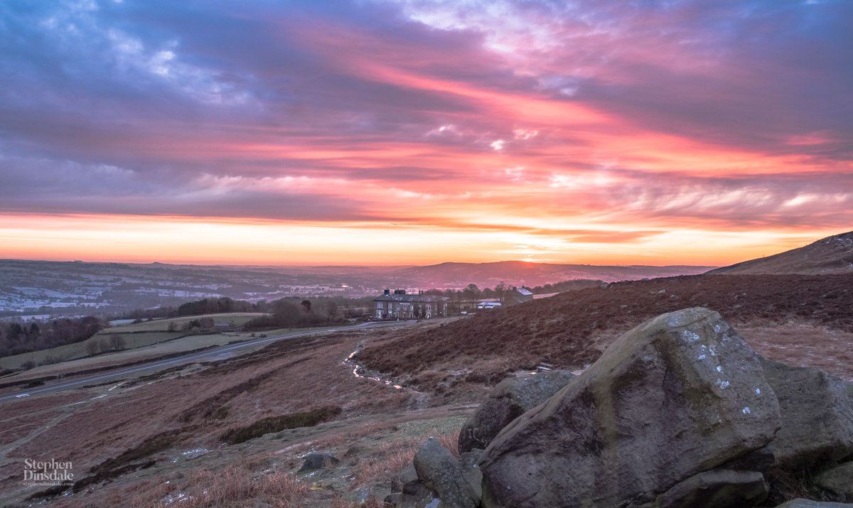 SPDPhotography's tweet photo. Beautiful colours at sunrise on #Ilkley Moor 📷💛 #POTW #StormHour #Yorkshire #Bradford #landscapephotography #art #nature #weather #clouds https://t.co/VvUKeGokJN