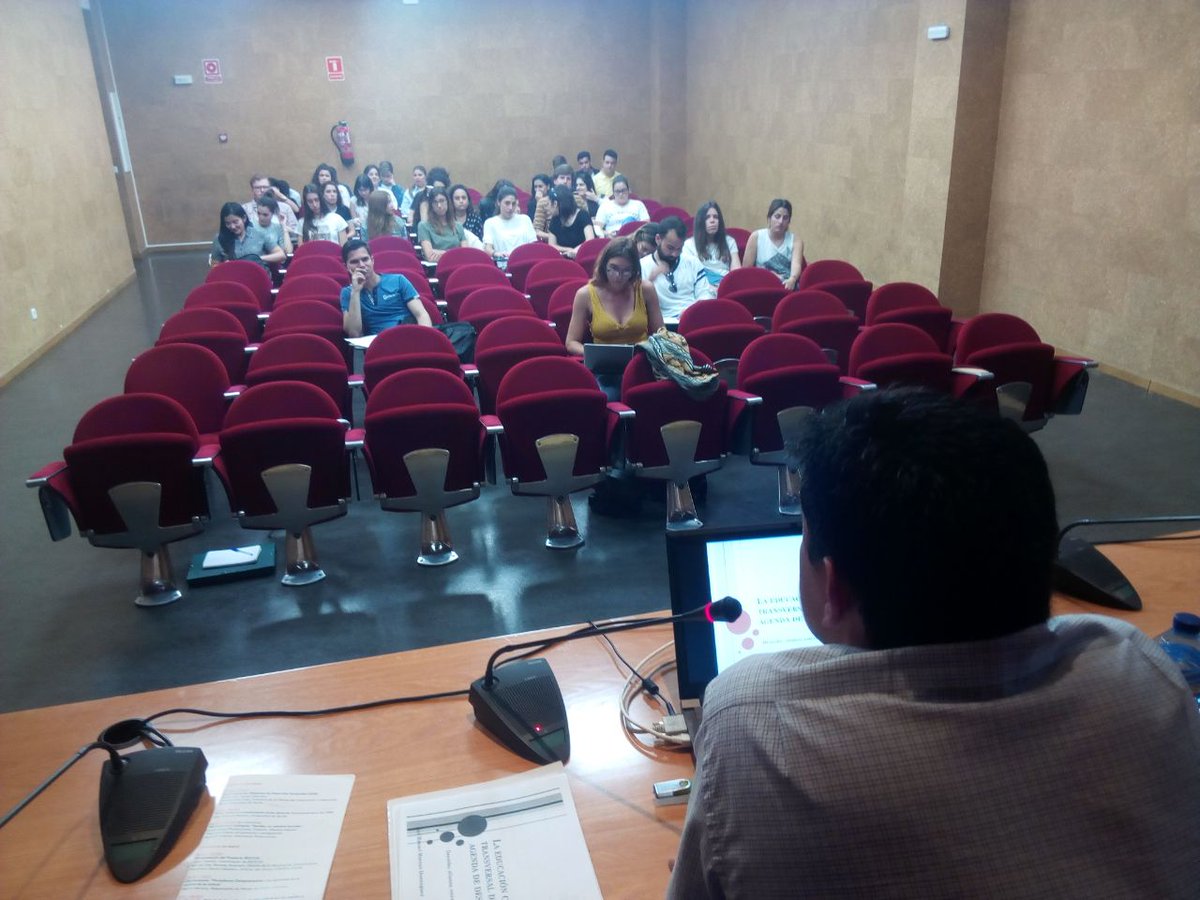 compoliticas's tweet photo. 2ª sesión del I Seminario #RECCUS sobre "Comunicación en el Tercer Sector" con Taller sobre la comunicación como derecho #ODS impartido por Jose Manuel Moreno @unisevilla #FCom
STREAMING: https://t.co/kAkGlJyIbW
MÁS INFO: https://t.co/Ex63jNQgEU https://t.co/1dZpm6aQPs