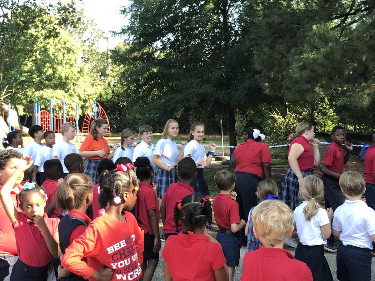 Hamiltons3Grade's tweet photo. Passing if the chain ceremony and 5th grade Student/parent kickball game. What a great year it has been! https://t.co/sJlv0ZVYAv