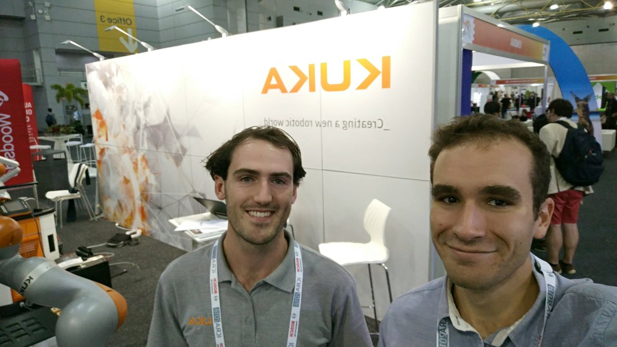 andrewjshort's tweet photo. @ieee_ras_icra team magpie meets kuka #icra2018scavengerhunt #icra2018robots https://t.co/Uh9c9A13jX