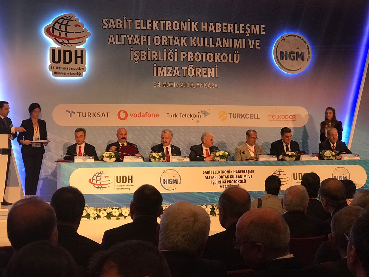 cskncrn's tweet photo. Sabit Elektronik Haberleşme Altyapı Ortak Kullanımı ve İşbirliği Protokolü imza töreni @HaberlesmeGM @UDHB https://t.co/yopeZ2oEmK https://t.co/asuPGccLnz