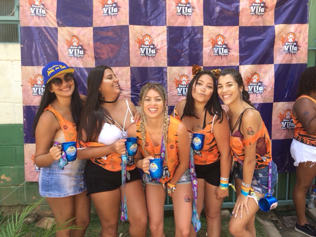 luizzalencar's tweet photo. serase que falta muito pra 2019 ? #op2018 #melhorcarnaval #vaitime #mg #ouropreto #arcadenoe @caixeirojosi https://t.co/1dOBEnk0QW