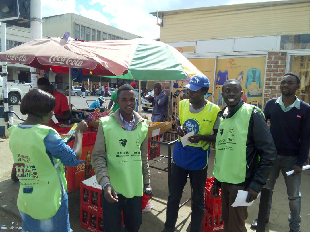 nkabazwe's tweet photo. #GoInspect exercise by Gweru #LNYBYouthVoterClub under @NAYOZimbabwe at Kudzanai Bus Terminus (Gweru) - encouraging citizens to go and inspect the voter's roll.
#GoInspect #GoVote #LeaveNoYouthBehind https://t.co/rHyGo7qMnl