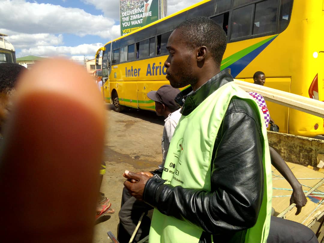 nkabazwe's tweet photo. #GoInspect exercise by Gweru #LNYBYouthVoterClub under @NAYOZimbabwe at Kudzanai Bus Terminus (Gweru) - encouraging citizens to go and inspect the voter's roll.
#GoInspect #GoVote #LeaveNoYouthBehind https://t.co/rHyGo7qMnl