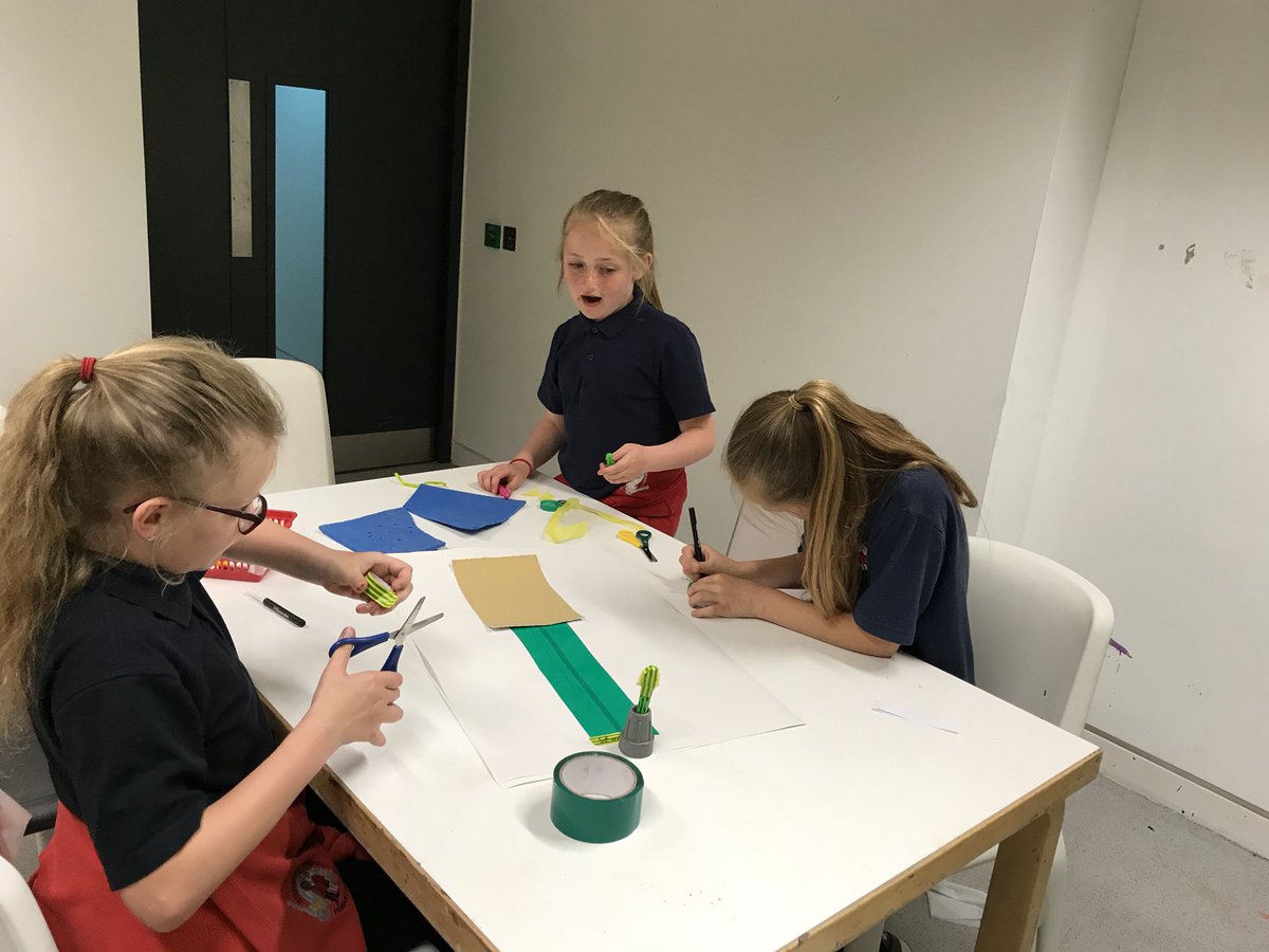 HollyStevens_'s tweet photo. Playing Pictionary but junk-modelling style! Class 13 are so engaged! They’re having such a great time! @balticmill  @SMemorial https://t.co/1XRCo6HtZs