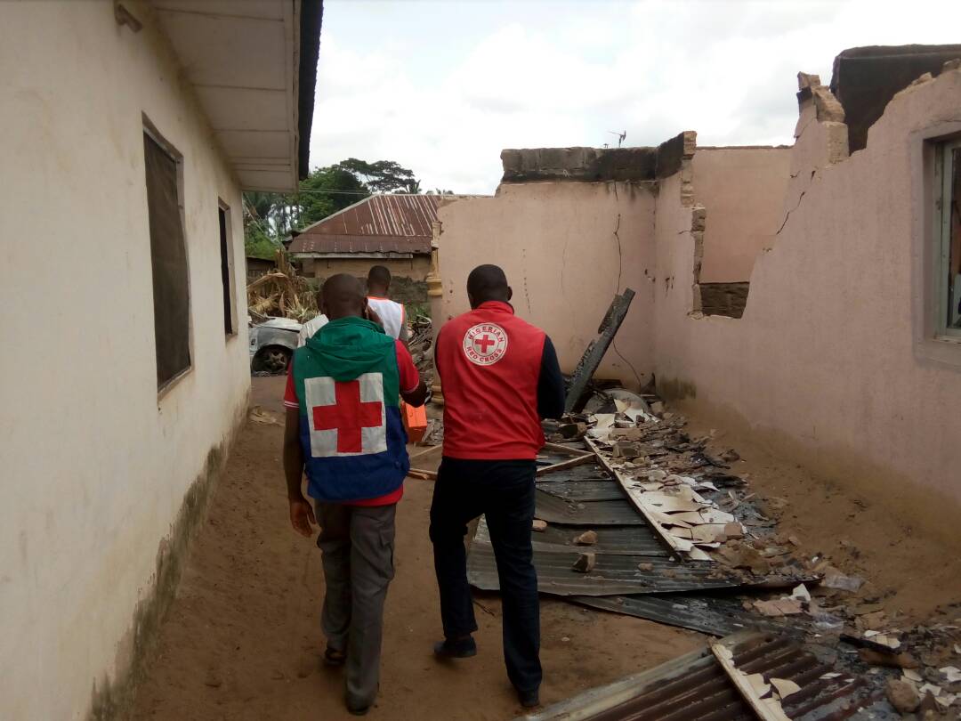 cross_imo's tweet photo. Almost all the communities burnt down leaving alot of them injured and one dead. https://t.co/Z5Lbtmxmye