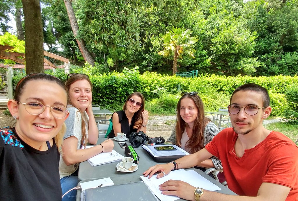 eleniabozzato's tweet image. Si lavora anche a Miramare | #IUSVEfamily #lab2 #CastelloDiMiramare