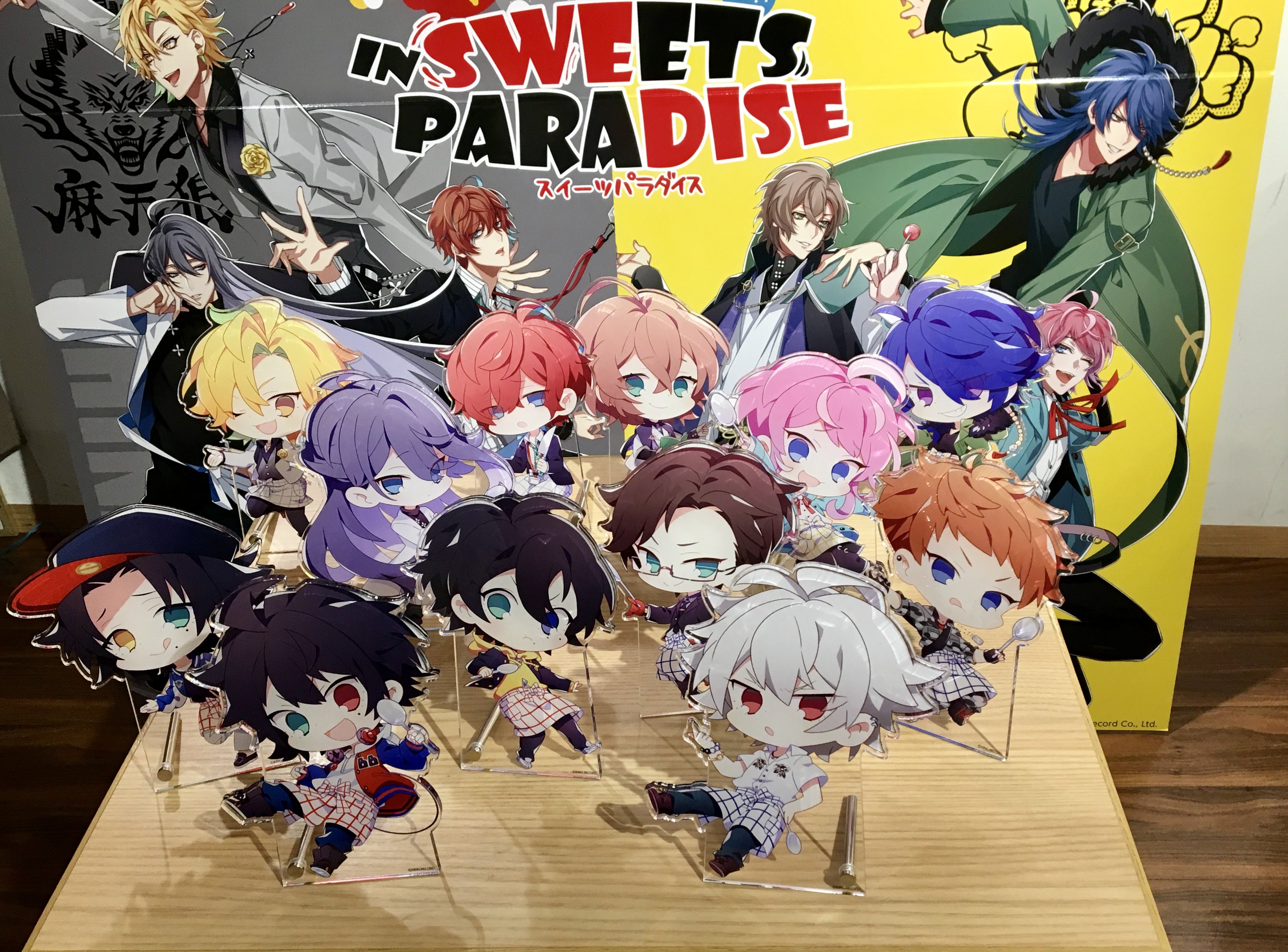 スイーツパラダイスコラボ 公式 イラストレーター紹介 ヒプノシスマイク Division Rap Battle In スイーツパラダイス のちびキャラは イラストレーター 上倉エク先生に描いていただきました お店ではちびキャラも皆様のご来店をお待ちして