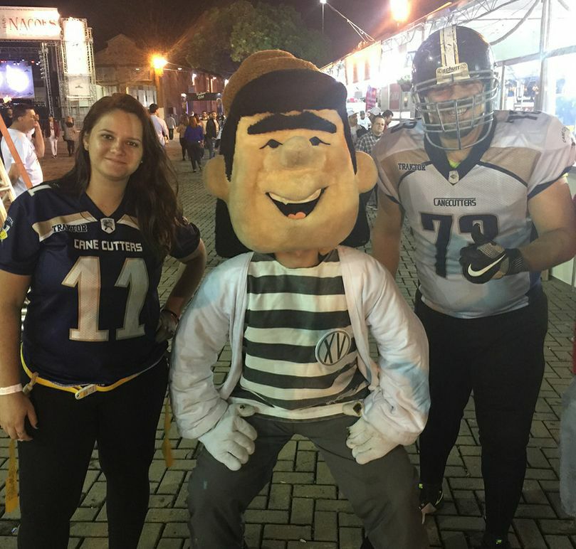 traktorblog's tweet image. Olha que legal!

O Cane Cutters promoveu o #futebolamericano na Festa das Nações de Piracicaba.

Parabéns Cutters 👏👏👏

Faça como os Piracicabanos, VENHA SER TRAKTOR!

*Foto Instagram/Divulgação @canecutters