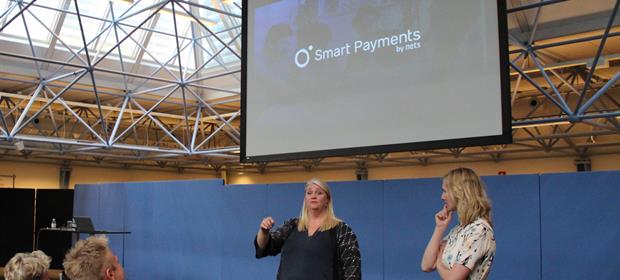 SmartpaymentsDK's tweet image. CEO, Susanne Brønnum, welcomed Ida Auken, MP for Radikale Venstre, for a debate on technological innovation. Susanne explained how we work, innovate and develop based on our core beliefs. We presented Smart Payments latest addition - finger vein payments! #comecreatewithus