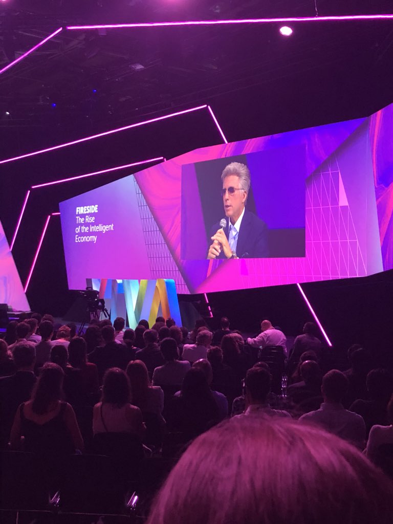 NaimaEssec's tweet photo. @VivaTech #startup innovation &amp; Technology @essec https://t.co/bHdDQ3cesO