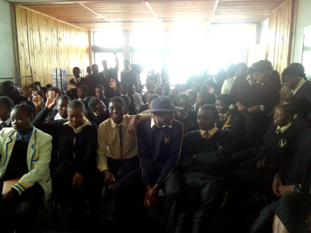 nkabazwe's tweet photo. #GoInspect exercise by Gweru #LNYBYouthVoterClub under @NAYOZimbabwe at Herentals College - encouraging students to (1) go register to vote, & (2) inspect the voter's roll 2 ensure that details dat hv bn captured ar correct so dat ey ar able 2 vote.
#GoInspect #LeaveNoYouthBehind https://t.co/TqVknQ0650