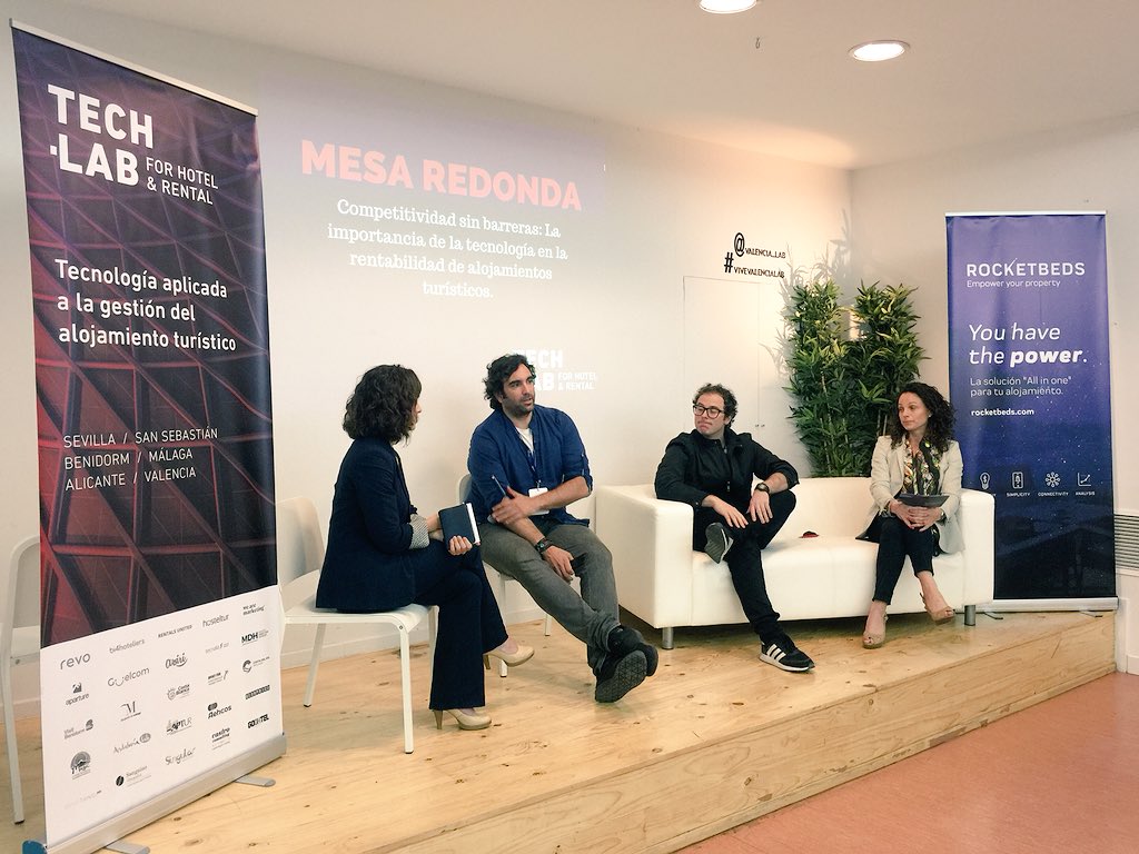 Techlabtravel's tweet image. Segunda mesa redonda de #techlavalencia 😃😃👏🏽 moderada por @lbuendia e integrada por @jaimechicheri @andresturiweb y @beonprice