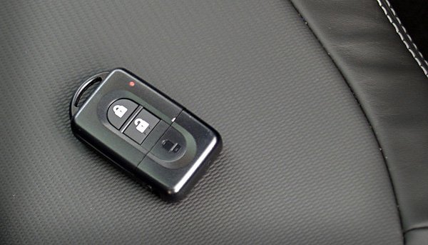 SegurLlave's tweet photo. Por qué guardar las llaves del coche en el congelador puede impedir que te lo roben #coches #Cartagena #LosAlcazares #MarMenor @argobuggy @informaticolosa https://t.co/oZOieEG7qL https://t.co/QpeN0RkFCt