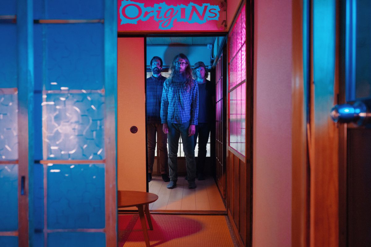 Hear @MapsnAtlases' new single "Violet Threaded" and read about the song's origins: cos.lv/q1mq30k9hna