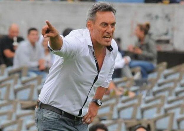 #Chacarita | Jorge Antonio Vivaldo es el nuevo entrenador del equipo tras la salida, por mutuo acuerdo, de Sebastián Pena.
Vía: <a href="/IvanchoRincon/">Iván Rincón</a>