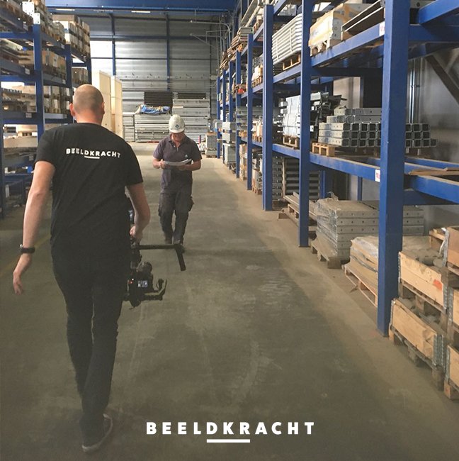 Van stalen modulaire bruggen tot pontons, roro’s en ferry’s: <a href="/JansonBridging/">Janson Bridging</a> fabriceert en verhuurt het allemaal. En BEELDKRACHT legt het vast!