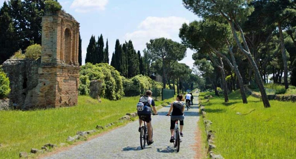 🚴Visit #ParcoAppiaAntica in #Rome. Big park area of 3400 hectares, where you can walk or cycling on the same streets of 2000 years ago (#AppianWay), surrounded by old villas and monuments. You can rent a #bike in Via Appia Antica 58/60 #dcqitalia #Italy #Italia #Roma #travel