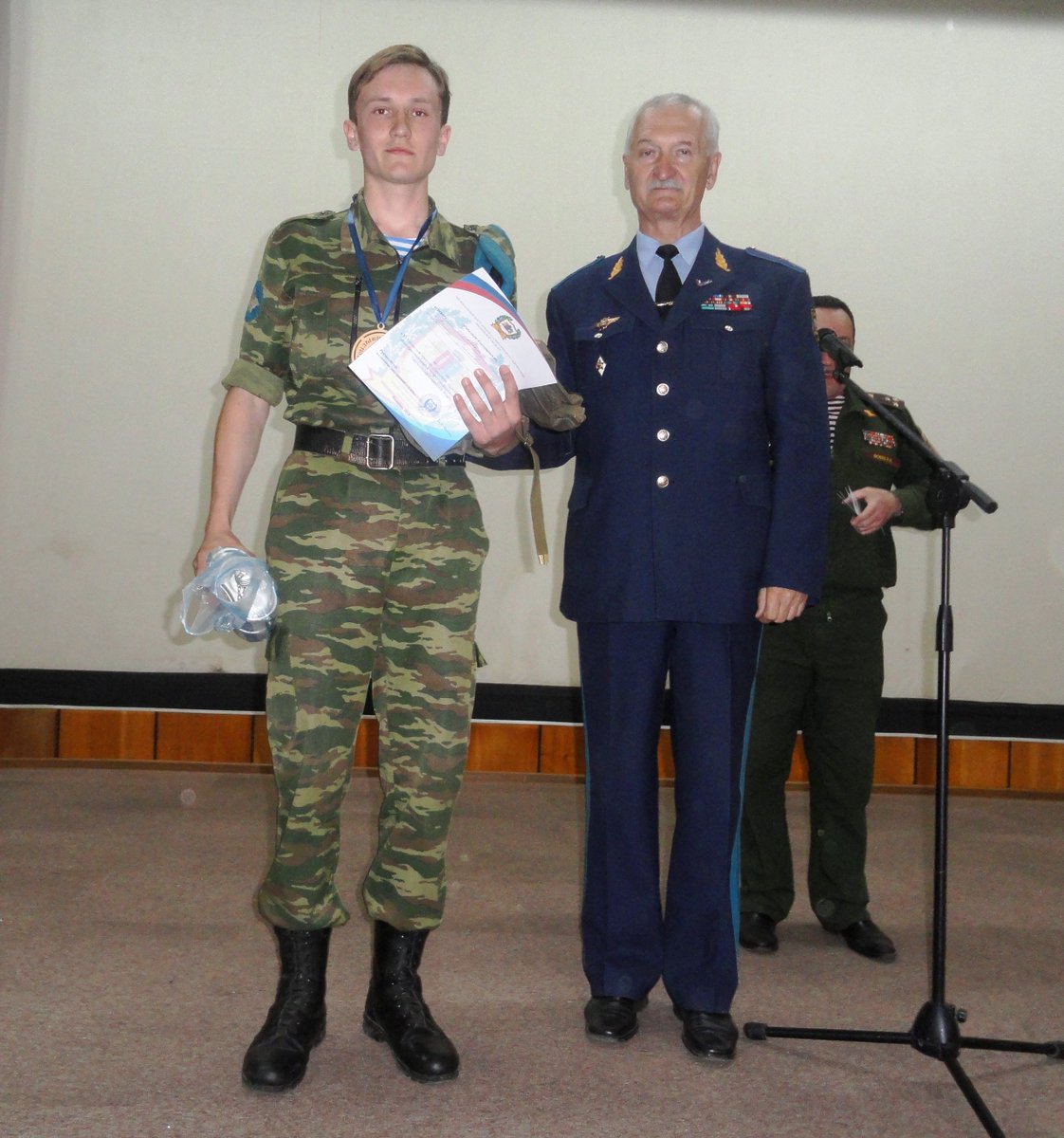 На областном конкурсе «Призывник года» среди учащихся общеобразовательных организаций и студентов профессиональных образовательных организаций Ивановской области наш юнармеец Лухской средней школы Шишлов Данил занял I место.