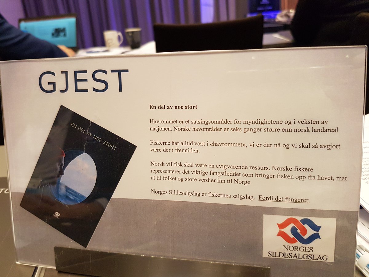 FiskarKjell's tweet photo. Hyggelig å være gjest på årsmøtet til @Sildelaget. Jeg og @NorgesFiskarlag er stolt over å være en del av en så viktig #fremtidsnæring. #villfisk #havrommet #endelavnoestort #evigvarenderessurs https://t.co/DoQtxOLIm6