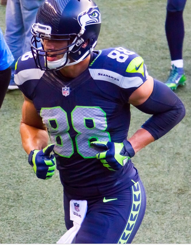 TFGO_Broncos's tweet photo. We have acquired TE Jimmy Graham. https://t.co/LshtBhad25